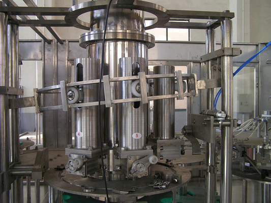 Automatic 500ml PET Bottle Filling Machine , Liquor Beverage Filling Equipment